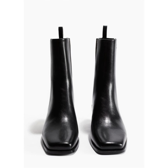 H&M Sleek Black Ankle Booties - Picture 1 of 3